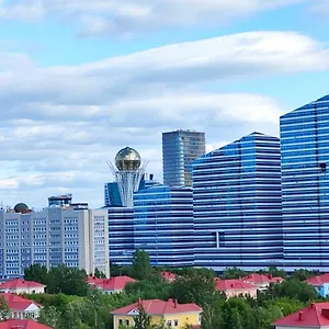 Апартаменты 124 центр,на 1-8 человек,2 спальни гостиная кухня 3 кровати раскладной диван 2 кондиционера, Астана